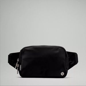 NWT lululemon wear everywhere belt bag Large size black